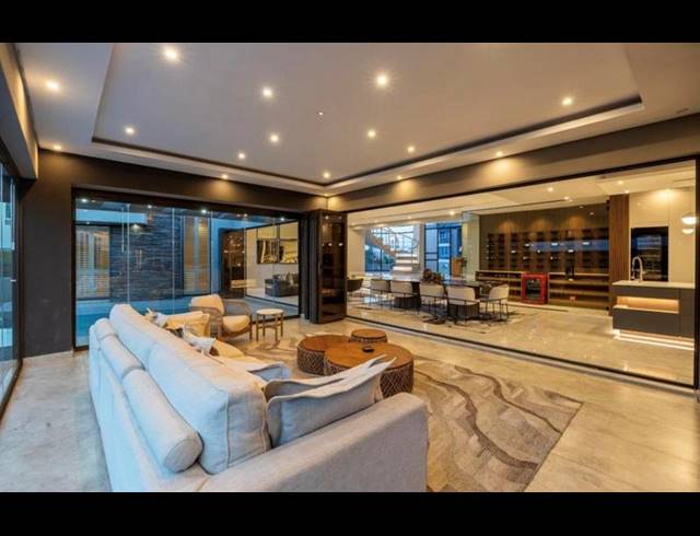5 BEDROOM HOUSE FOR SALE IN BLUE VALLEY GOLF ESTATE